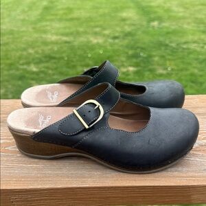 Dansko Martina Black Oiled Leather Clogs Size 39